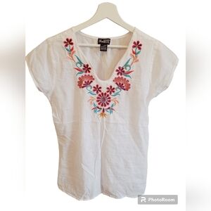 NWOT Embroidered White Cotton Blouse